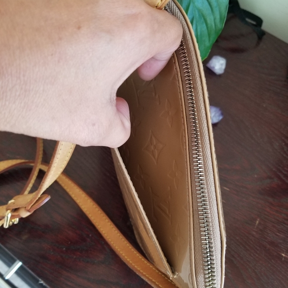 Louis Vuitton  discontinued  Noisette crossbody  bag/ Sale! - Picture 8 of 16